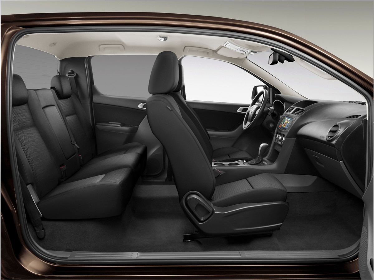 Mazda BT-50: Mau ban tai thuc dung va ben bi cho nguoi dung-Hinh-5