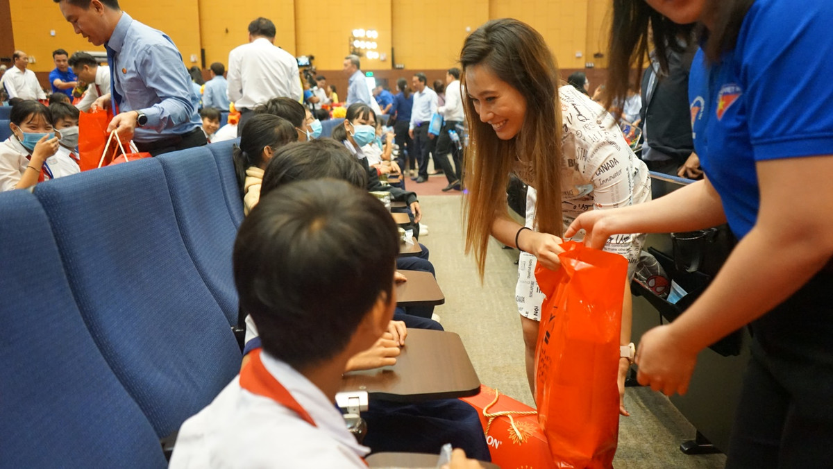 Tan Hiep Phat chung tay mang Xuan yeu thuong den hang ngan tre em kho khan tinh Binh Duong-Hinh-4