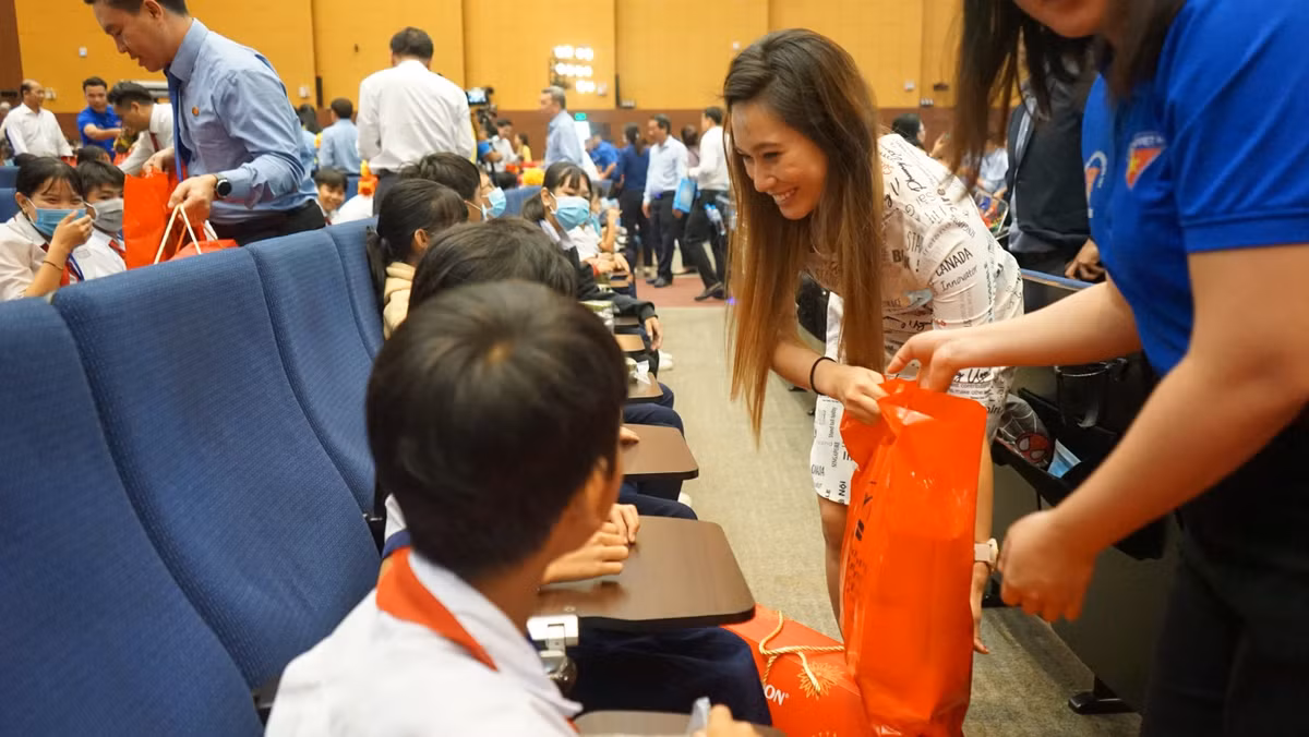 Tan Hiep Phat chung tay mang Xuan yeu thuong den hang ngan tre em kho khan tinh Binh Duong-Hinh-4