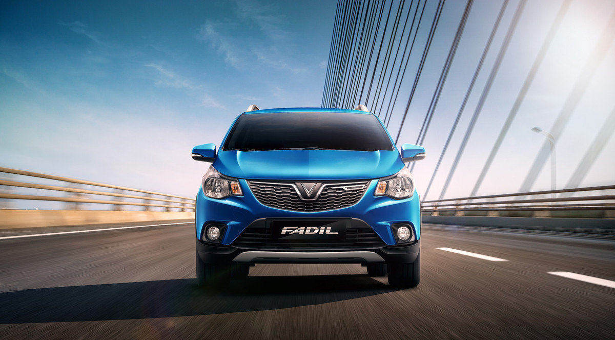 Chiec xe “hot” nhat phan khuc A them 2 mau son xanh thoi trang