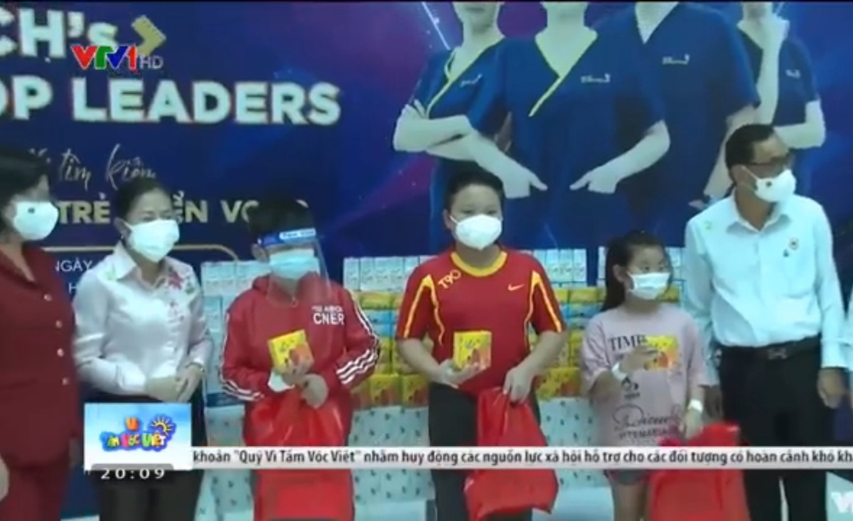 Mua trang hi vong cho tre F0 noi tam dich COVID 19-Hinh-7