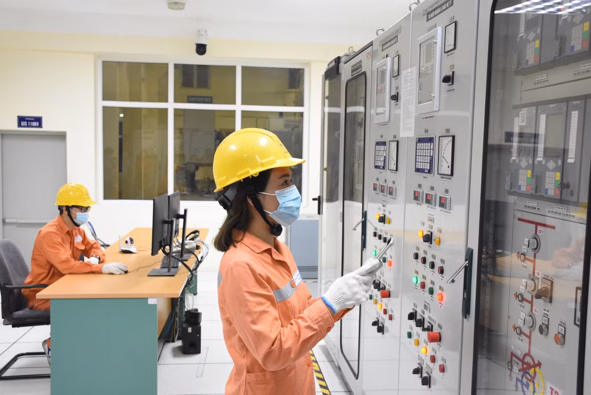 EVNHANOI tang cuong luc luong ung truc