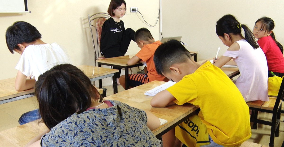 Y chi phi thuong cua co giao khong co 2 tay-Hinh-3