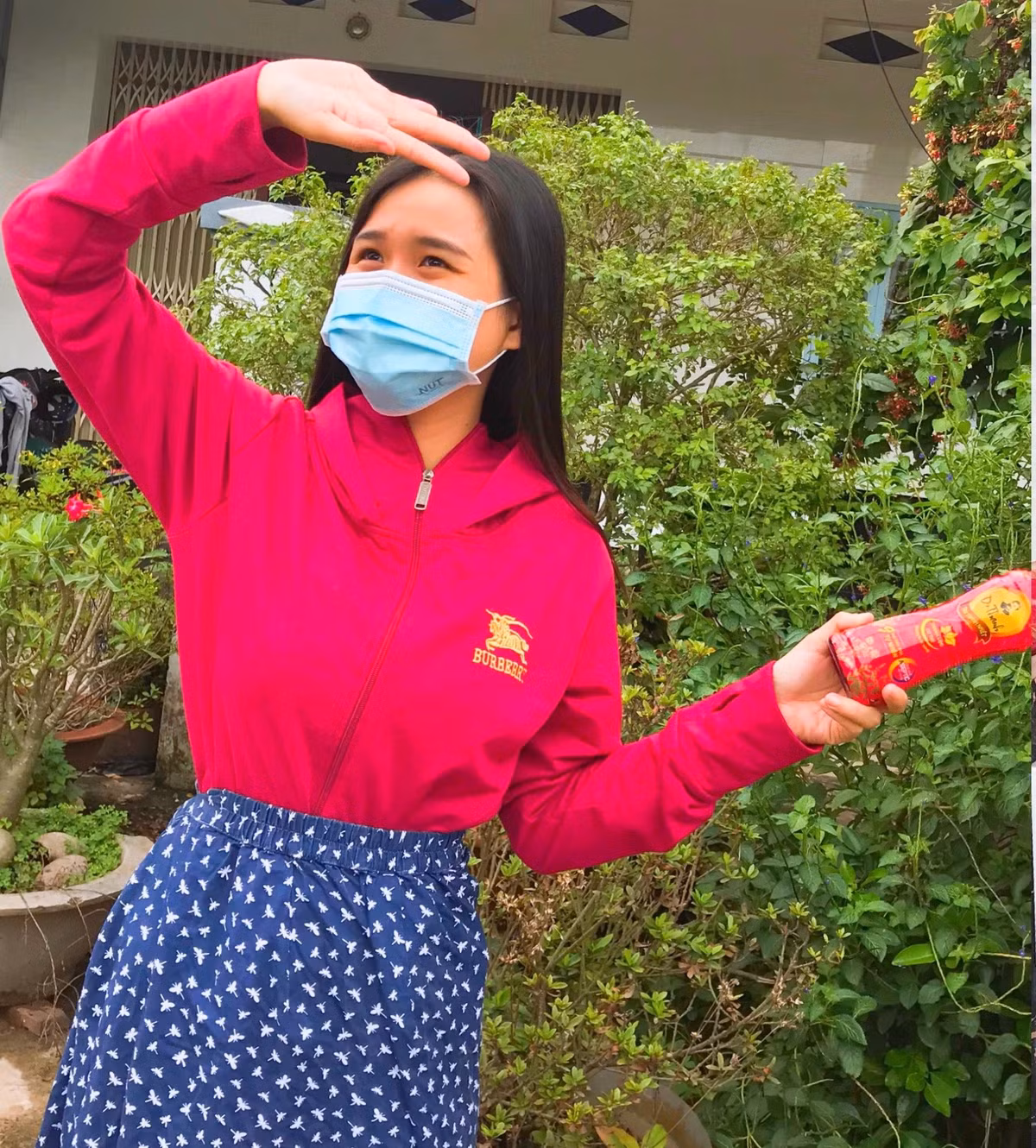 Lam gi de het “nong trong nguoi” luc gian cach?