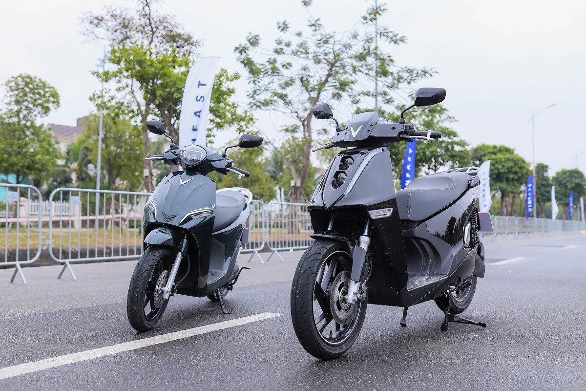 Bo doi xe may dien VinFast Theon va Feliz ‘gay sot’ du luan-Hinh-2