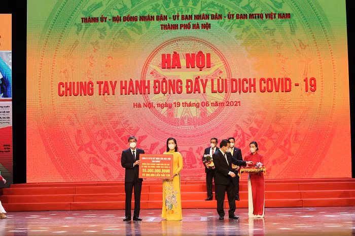 Sun Group ung ho thanh pho Ha Noi 55 ty mua vac-xin phong chong Covid-19-Hinh-4