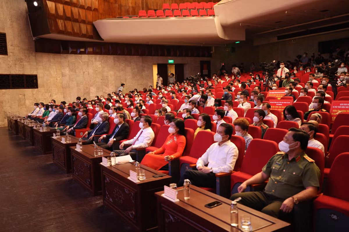 Sun Group ung ho thanh pho Ha Noi 55 ty mua vac-xin phong chong Covid-19-Hinh-2