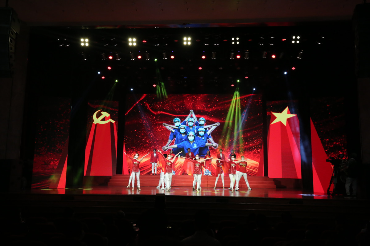 Sun Group ung ho thanh pho Ha Noi 55 ty mua vac-xin phong chong Covid-19