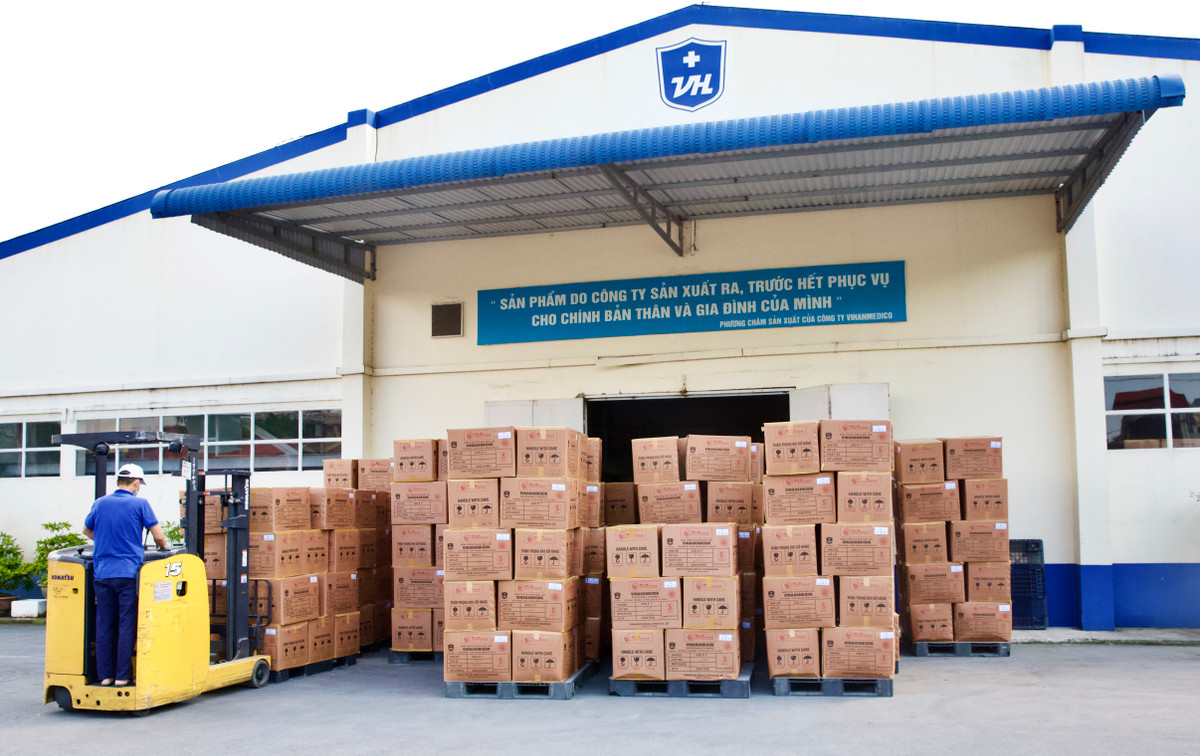 T&T Group ban giao 8.5 trieu bo kim tiem phuc vu chien dich tiem chung Quoc gia phong COVID-19