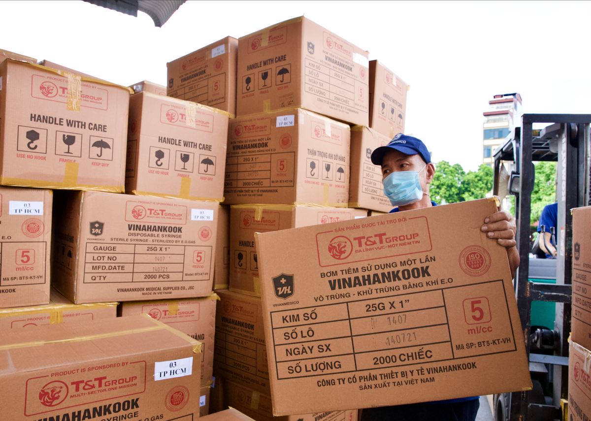 T&T Group ban giao 8.5 trieu bo kim tiem phuc vu chien dich tiem chung Quoc gia phong COVID-19-Hinh-3