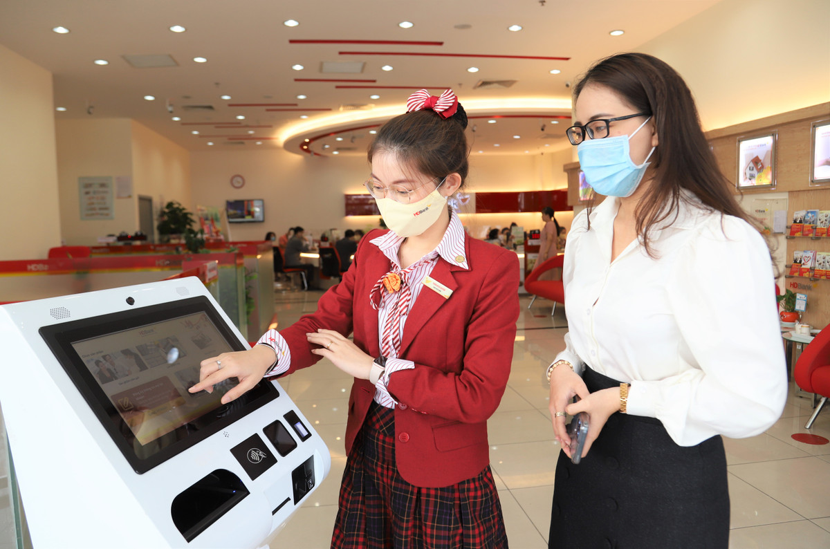 Giao dich truc tuyen, tich diem doi qua hap dan cung HDBank Loyalty-Hinh-2