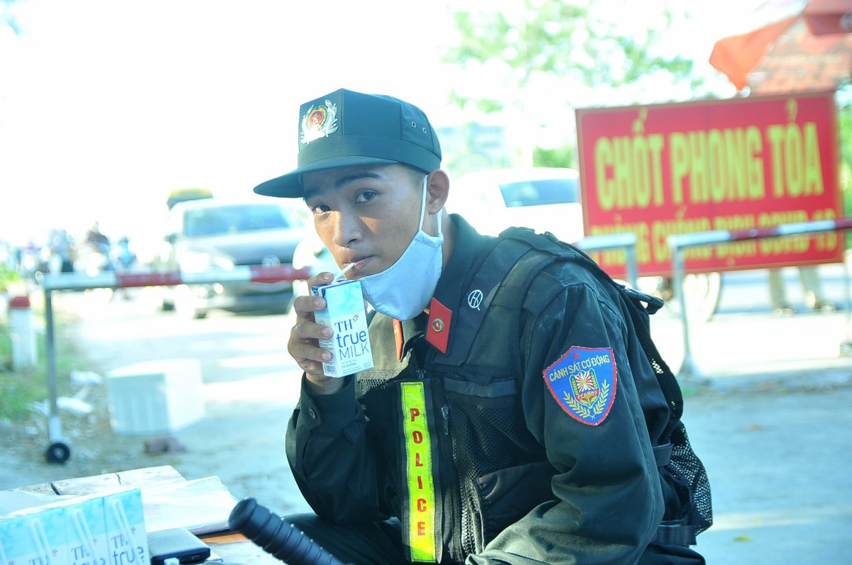 Bac A Bank tang may tho phuc vu hoi suc tich cuc cho benh nhan COVID-19 nang-Hinh-5