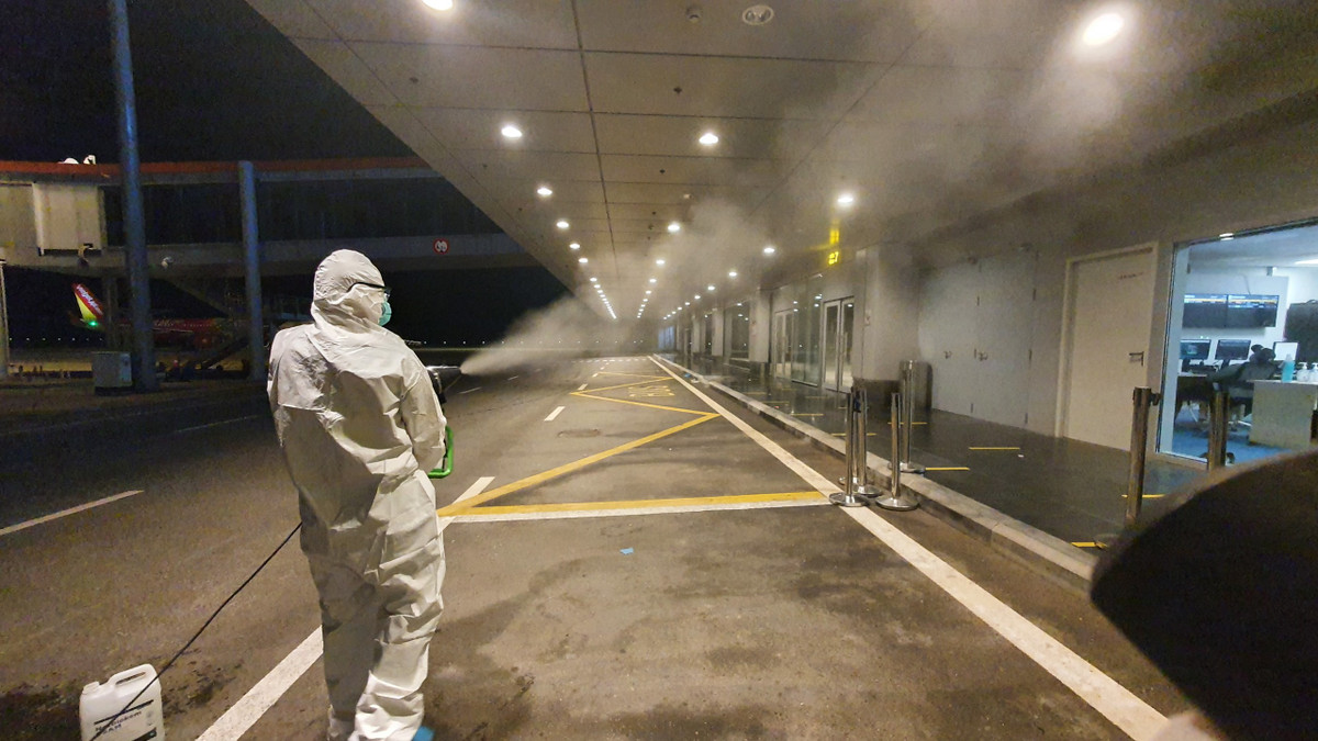 San bay Van Don khoi dong tro lai hoat dong don chuyen bay “giai cuu”-Hinh-3