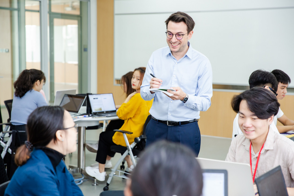 VINUNI mo vong tuyen sinh dac biet thu hut sinh vien va cac tai nang tam co quoc te-Hinh-2