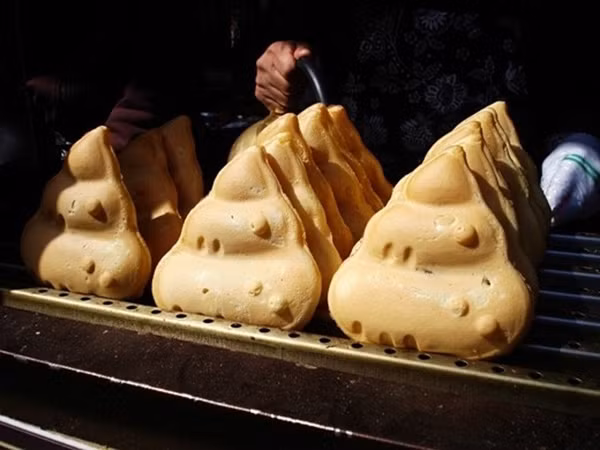 Bánh Ddongbbang là món bánh đường phố phổ biến ở Hàn Quốc. Ảnh: tourchaua.