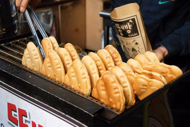 Hình dạng của loại bánh này cũng đủ khiến nhiều người thấy mất hứng và khó có thể thưởng thức trọn vẹn. Ảnh: pinimg.