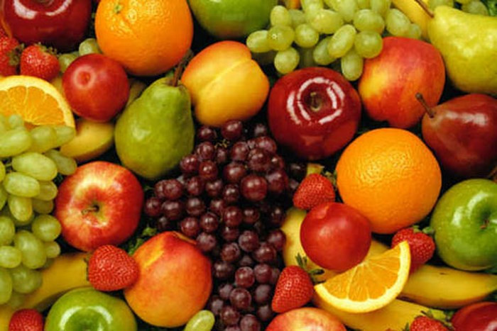 Bên cạnh đó, người bị mỡ máu cao cũng nên tăng cường ăn những thực phẩm chứa nhiều vitamin để làm giảm hàm lượng cholesterol. Ảnh: anninhthudo.