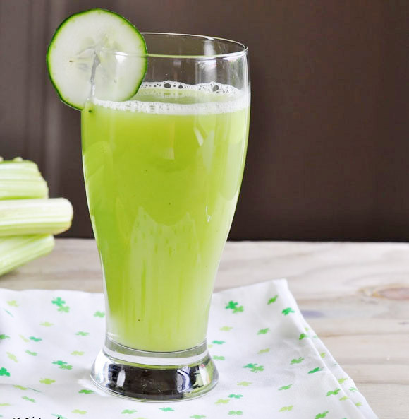 Mặc dù vậy bạn nên nhớ không nên cho thêm đường vào ly nước ép dưới bất kỳ hình thức nào bởi trái cây đã có sẵn đường tự nhiên rồi. Ảnh: tinybook.