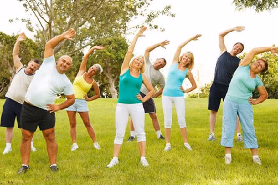 Bên cạnh đó, tập thể dục đều đặn cũng là một cách làm sạch phổi. Ảnh: laodong.