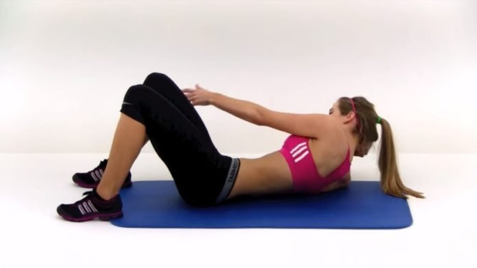 Động tác này sẽ giúp “đốt cháy” lượng mỡ thừa hiệu quả, mang lại cho bạn vòng eo thon gọn, săn chắc. Ảnh: bloganchoi.