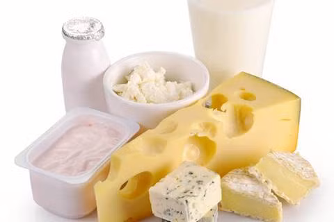 Sữa và các sản phẩm từ sữa ít béo khác có thể bảo vệ gan khỏi bị tổn thương. Ảnh: bibomart.