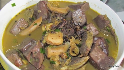 Cách chế biến món Pịa gần giống như món thắng cố nhưng để nấu ngon được thì chỉ có người dân bản địa mới có cách chế biến riêng. Ảnh: metrip.