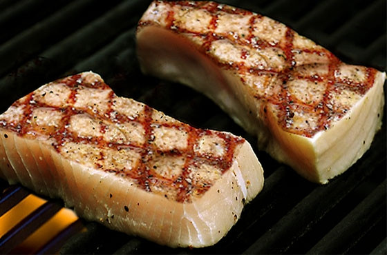 Cá mập chứa 151 microgam thủy ngân, là loại cá nên hạn chế tiêu thụ. Ảnh: haisandatphu.