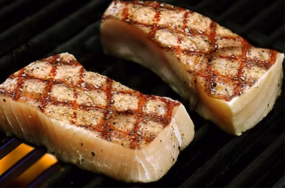 Cá mập chứa 151 microgam thủy ngân, là loại cá nên hạn chế tiêu thụ. Ảnh: haisandatphu.