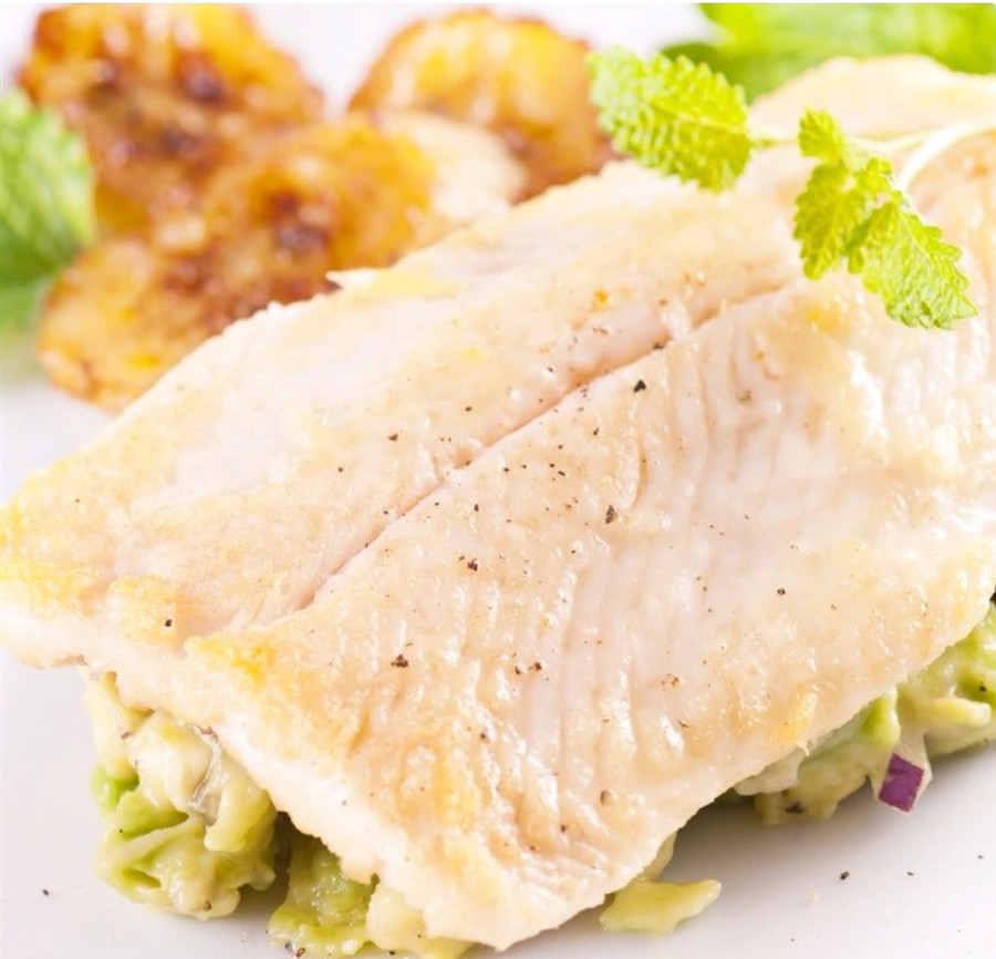 Cá tráp cam sở hữu màu sắc bắt mắt và chứa hàm lượng thủy ngân khá cao - 80 microgam. Ảnh: volusion.