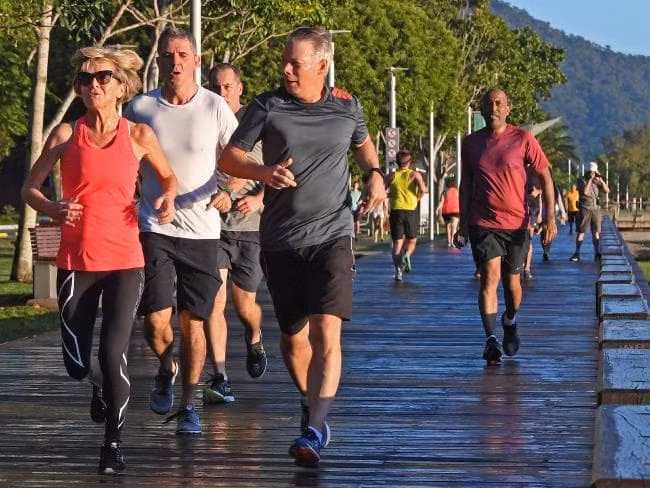 Ngoài ra, tập thể dục buổi sáng còn giúp bạn kiểm soát huyết áp. Thậm chí, đây là một trong những cách tốt nhất để kiểm soát tăng huyết áp một cách tự nhiên. Ảnh: newsapi.