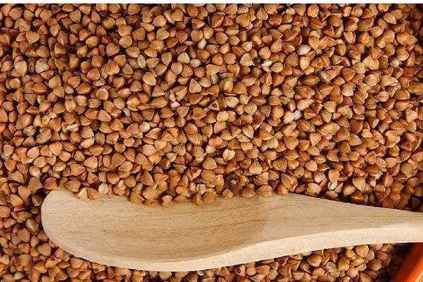 Kiều mạch rất bổ dưỡng, cung cấp một lượng vitamin B, magiê, sắt và chất xơ rất tốt cho người bệnh thận. Ảnh: nghebep.