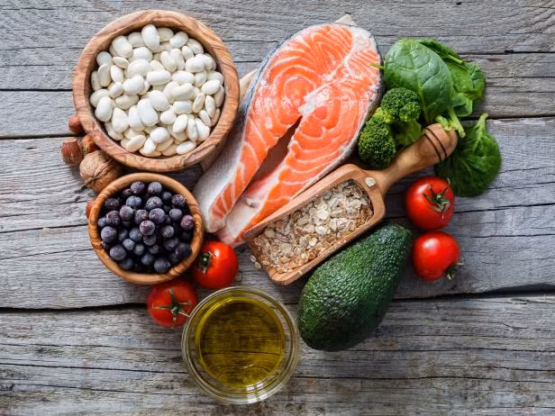 Thay đổi chế độ ăn là một trong những bí quyết hàng đầu giúp người mắc bệnh tiểu đường tăng cường sức khỏe và tuổi thọ của mình. Ảnh: sndimg.