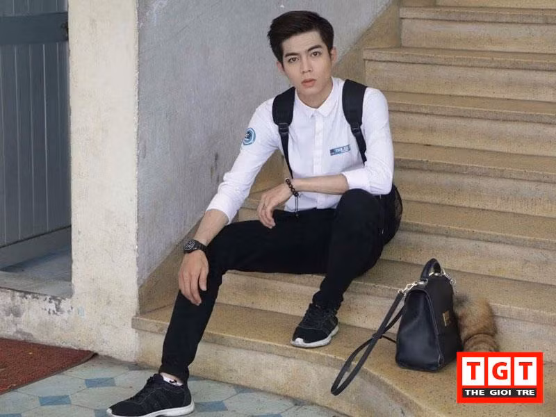 Nói về dự định tương lai, chàng trai có khuôn mặt mang nhiều nét giống T.O.P Big Bang cho biết: “Trong thời gian sắp tới, mình sẽ tham gia thật nhiều hoạt động trên mọi phong trào ở nhiều lĩnh vực khác nhau để tiến xa hơn trên con đường mình chọn. Hy vọng, mọi người sẽ luôn bên cạnh ủng hộ Danh”.