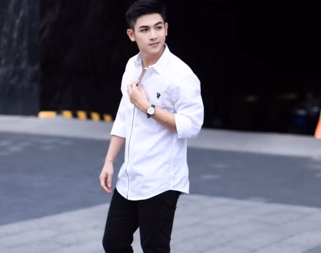 Nguyễn Hải Dương bảo cậu được mọi người nhận xét sống tình cảm, chan hòa. Nụ cười là thứ luôn hiện hữu trên khuôn mặt anh chàng. Hải Dương không phủ nhận điều này. Anh cho rằng nhận xét của mọi người là khách quan nhưng bản thân cũng luôn hướng mình theo lối sống này. “Mình luôn đặt bản thân vào hoàn cảnh của người khác để thấu hiểu hơn. Bạn bè, người thân chắc cũng hiểu mình về tính cách này. Cuộc sống sẽ nhẹ nhàng, dễ chịu hơn khi mọi người có thể đối xử tốt với nhau phải không nào?”, chàng trai bày tỏ.