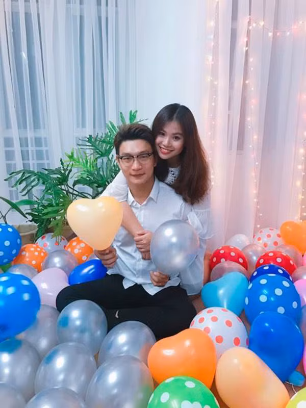 Trước khi lên đường du học, gia đình nhà trai đã để hỏi chuyện nhà gái và sẽ chờ đến thời điểm Vân học xong để tiến hành lễ cưới. Hiện tại, cặp đôi đang có khá nhiều dự định cho tương lai của mình.