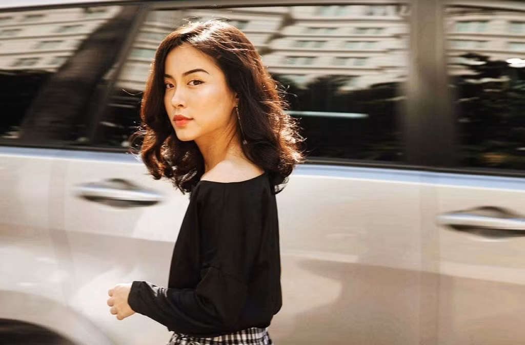 Gương mặt sắc sảo, góc cạnh của người mẫu 9X giống Tăng Thanh Hà.