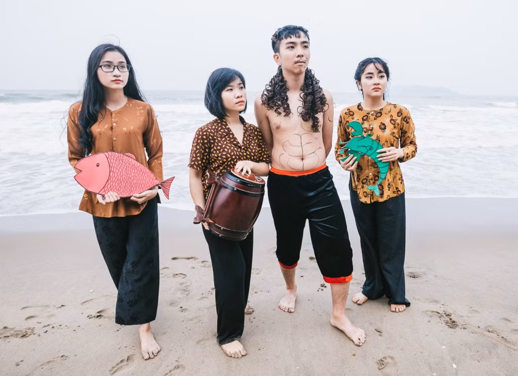 Võ Anh Dũng - người thực hiện bộ ảnh - cho hay đây là những khoảnh khắc anh tâm đắc nhất khi thực hiện trọn vẹn một ý tưởng liên quan đến Vua Hùng.