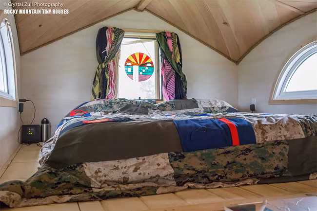 Gác xép là phòng ngủ của cả gia đình.