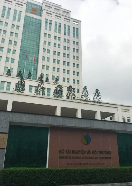 Bộ TNMT: Phó Tổng cục trưởng bị vợ tố cáo ngoại tình với nữ Viện trưởng Bo TNMT: Pho Tong cuc truong bi vo to cao ngoai tinh voi nu Vien truong