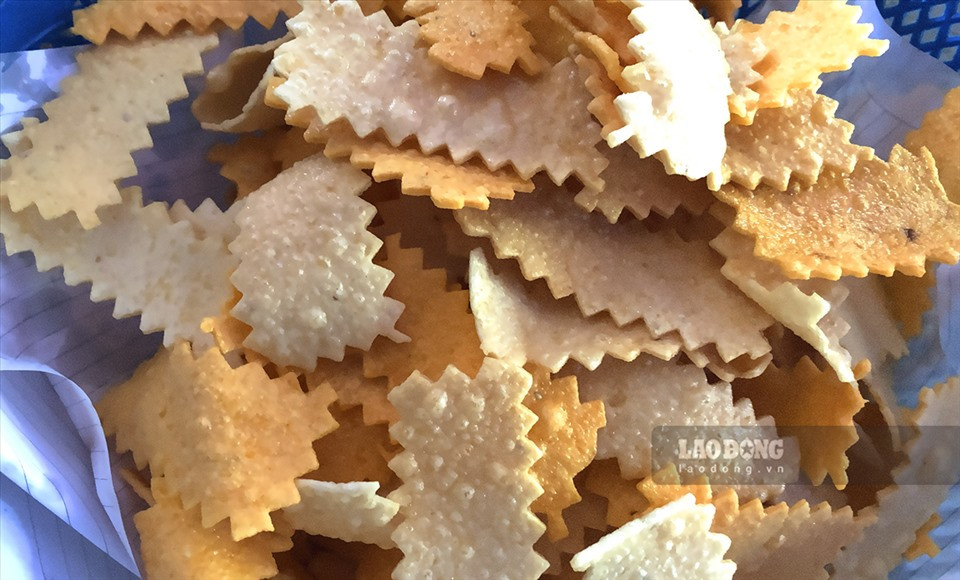 Hiện nay, nhóm liên kết của Hội phụ nữ thuộc Hợp tác xã Lay Nưa đã đăng ý thương hiệu cho sản phẩm này. Để sản phẩm có chất lượng đảm bảo và ổn định, Bánh khẩu xén được sản xuất theo một quy trình và công thức đồng nhất.