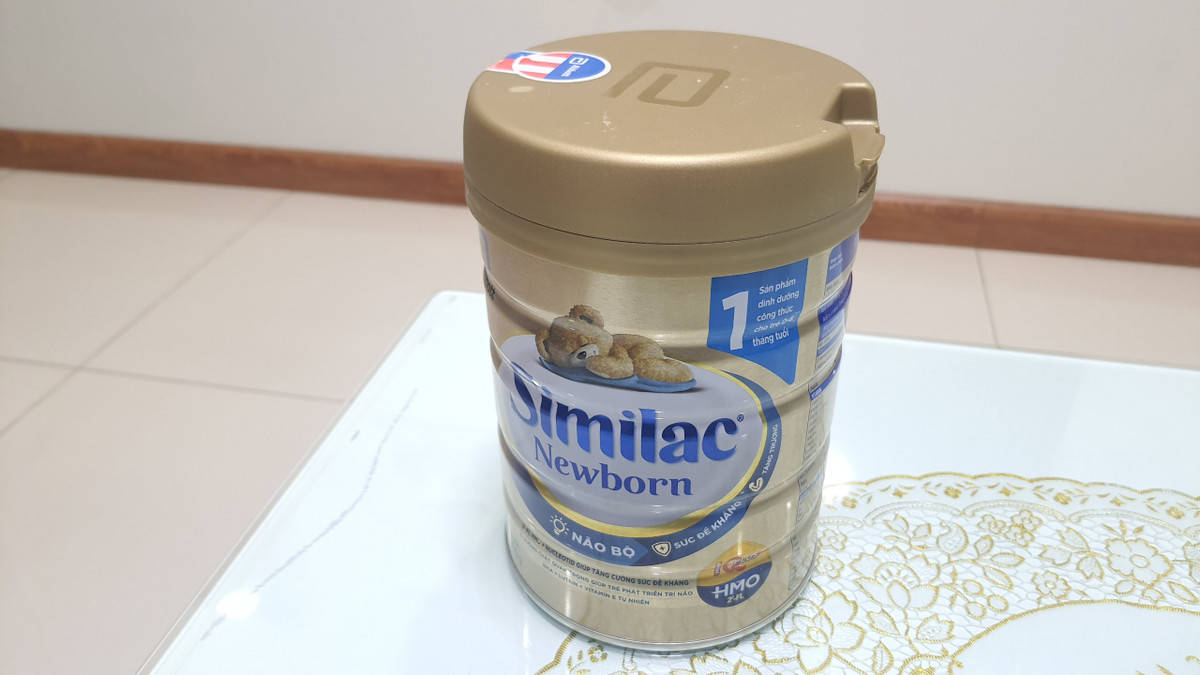 Tre dau bung sau khi uong sua Similac mua o Kids Plaza: Abbott tung dinh nhieu 