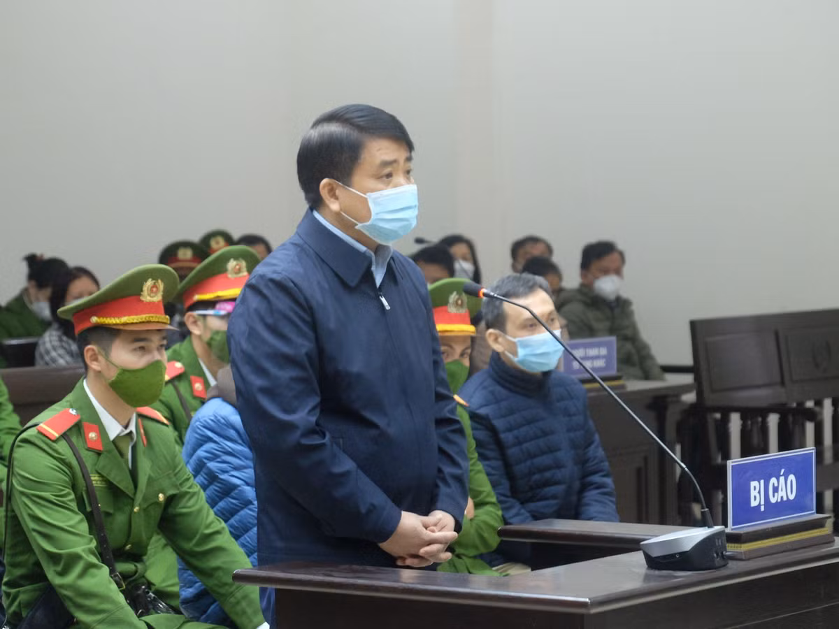 Chiều 13/12/2021, TAND TP Hà Nội tuyên phạt cựu Chủ tịch UBND TP Hà Nội Nguyễn Đức Chung mức án 8 năm tù vì tội Lợi dụng chức vụ quyền hạn trong khi thi hành công vụ. Theo nhận định của HĐXX, được sự hậu thuẫn, "bật đèn xanh" của bị cáo Nguyễn Đức Chung, Công ty Arktic đã độc quyền nhập chế phẩm Redoxy- 3C về Việt Nam. 