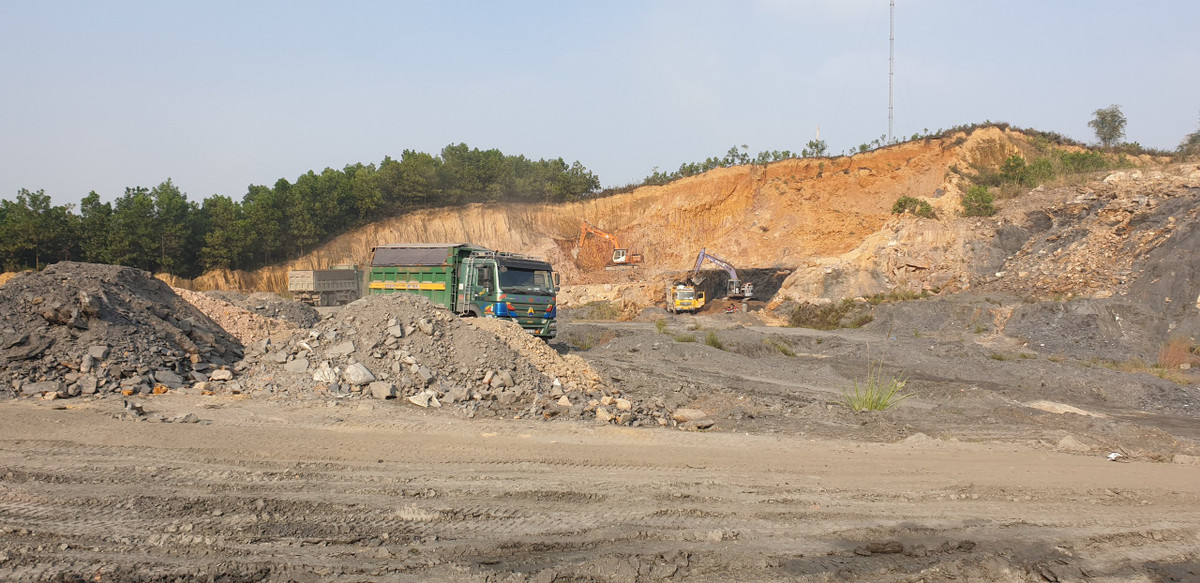 Hoa Binh: Loi dung du an, Cong ty Tien An ban dat truc loi-Hinh-3