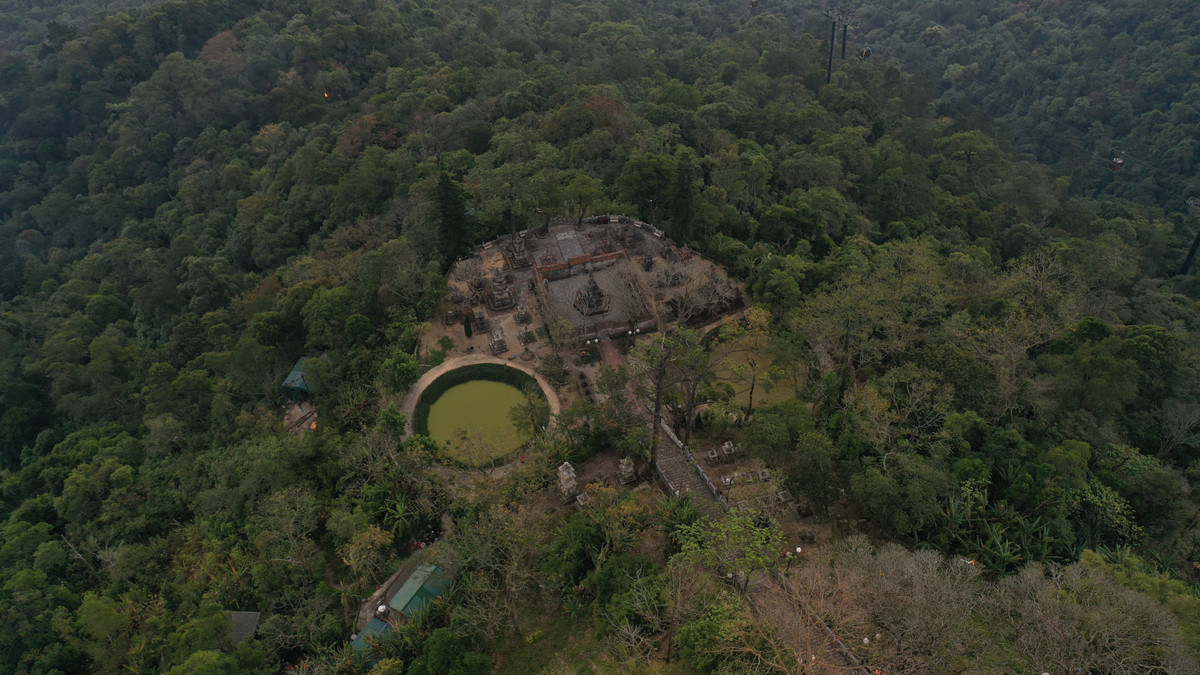 Rất khó để bắt gặp du khách ở Yên Tử ở thời điểm hiện tại.