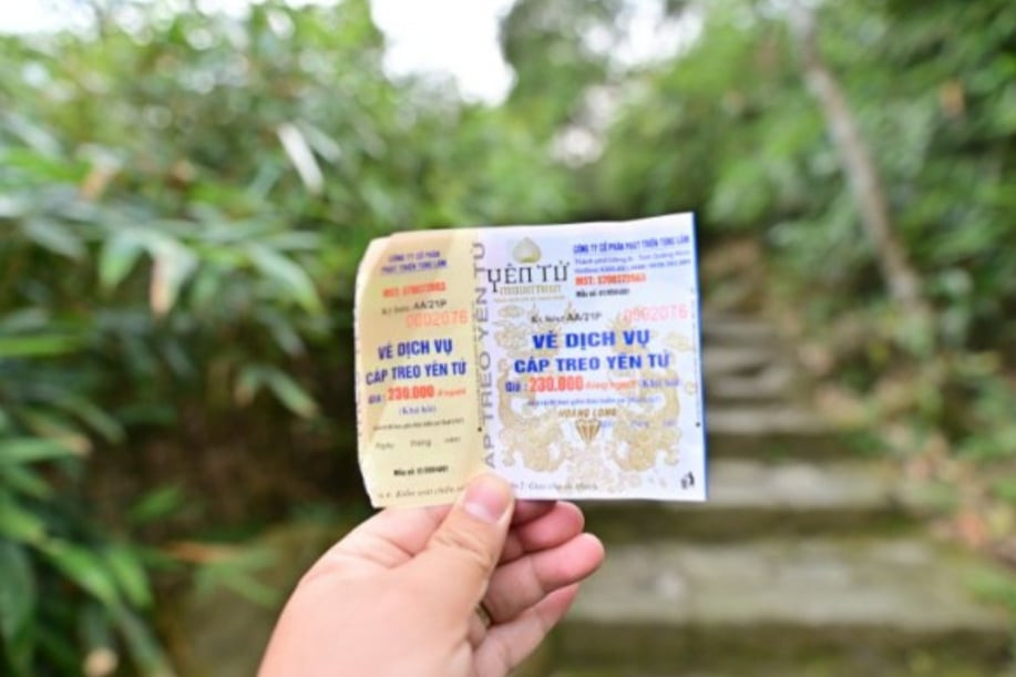 Dù vậy, khi có khách, thậm chí chỉ một du khách thì Yên Tử cũng vẫn bán vé cáp treo và vé tham quan.