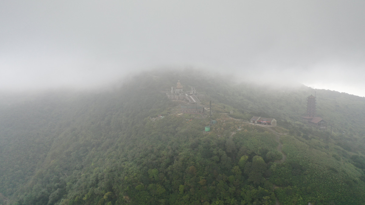 Không gian Yên Tử trầm mặc, yên tĩnh giữa đại dịch COVID-19 và những ngày cuối năm Tân Sửu.