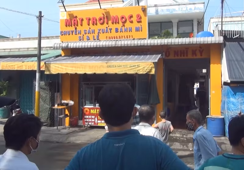  Khống chế 2 đám cháy: Khoảng 12h ngày 3/1, đám cháy bùng phát tại căn nhà nơi đặt cửa hàng điện tử trên đường Đê Bao 2-3, xã Vĩnh Lộc B, huyện Bình Chánh, TP Hồ Chí Minh. Trước đó khoảng 9h cùng ngày, một đám cháy đã bùng phát tại lò bánh mì trên đường Hồ Văn Long (phường Tân Tạo, quận Bình Tân). Lượng lượng PCCC đã nhanh chóng khống chế ngọn lửa và dập tắt được 2 đám cháy này. May mắn không có thiệt hại về người.