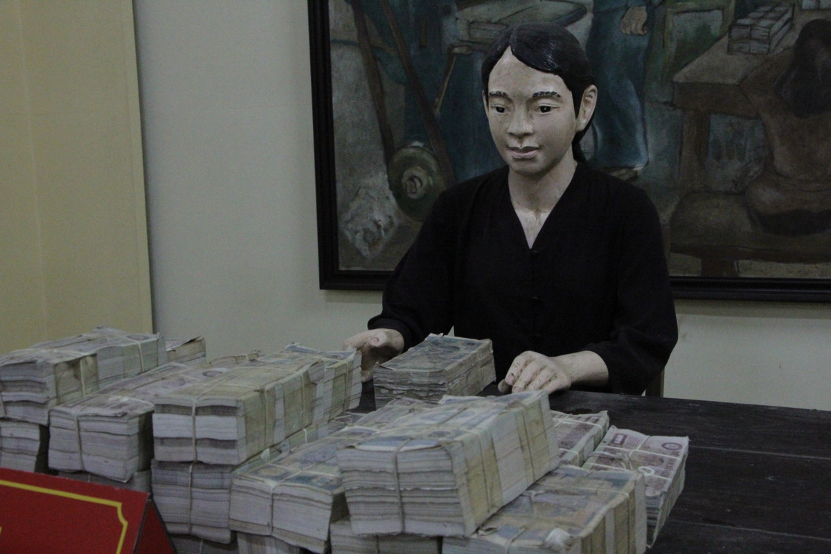 Chính phủ ta cho phép đổi 1 đồng Đông Dương lấy 1 đồng Việt Nam. Việc làm đó thể hiện sự tín nhiệm của nhân dân với đồng tiền độc lập của Nhà nước Việt Nam Dân chủ Cộng hoà và sự không tín nhiệm của nhân dân đối với tiền Đông Dương.