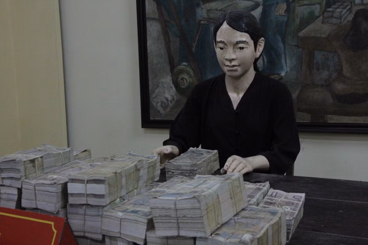 Chính phủ ta cho phép đổi 1 đồng Đông Dương lấy 1 đồng Việt Nam. Việc làm đó thể hiện sự tín nhiệm của nhân dân với đồng tiền độc lập của Nhà nước Việt Nam Dân chủ Cộng hoà và sự không tín nhiệm của nhân dân đối với tiền Đông Dương.