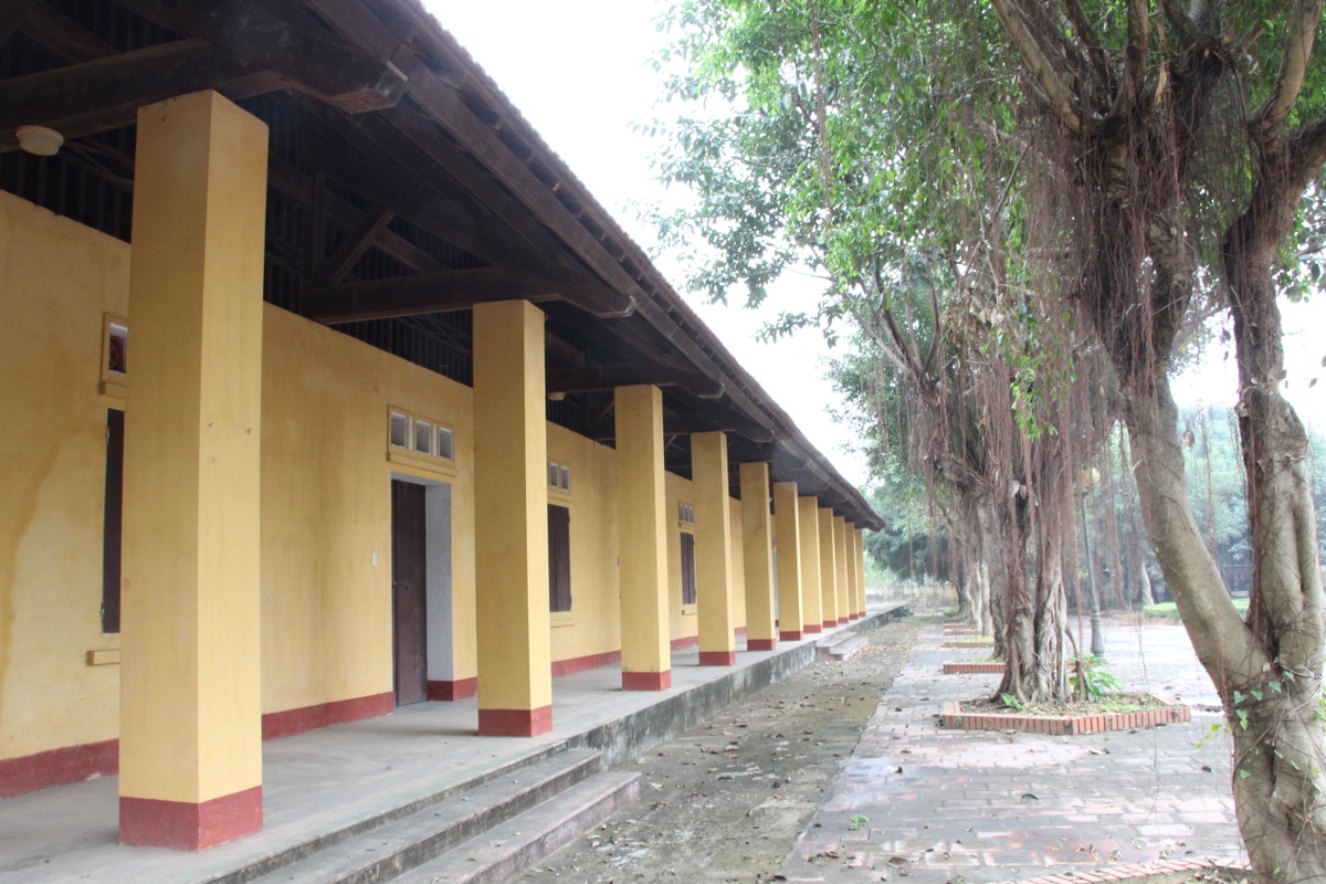 Năm 2019, đúng dịp kỷ niệm 129 năm ngày sinh Chủ tịch Hồ Chí Minh, công trình Nhà tưởng niệm người có công và cán bộ, công nhân Nhà máy in tiền tại đồn điền Chi Nê, huyện Lạc Thủy được khánh thành với quy mô gồm 1 nhà tưởng niệm, 2 nhà bia, nhà phụ trợ, cổng vào nhà tưởng niệm và cổng vào khu di tích.